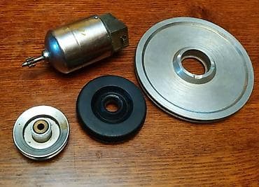 Продаю № 1.шкивы и электромоторчик. шкивы : большой 74 мм, вал 17