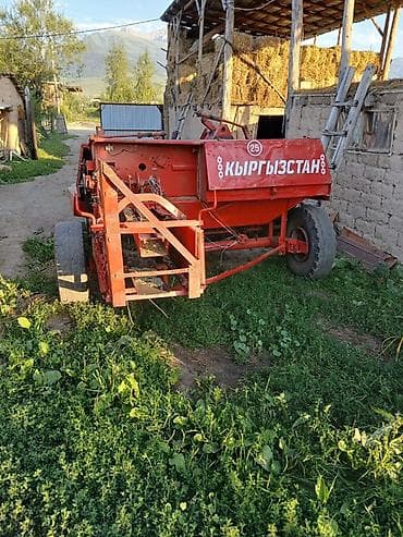 хундай старекс 1: Пресс-подборщик киргизского производства ППР‑Ф‑16М‑5 (надпись — 2