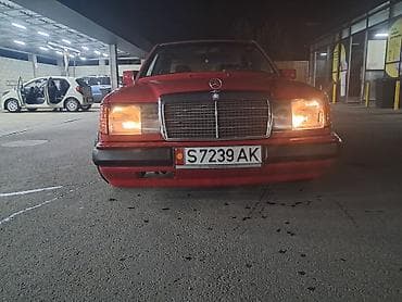 рихтовка спринтер: Красный седан Mercedes-Benz E‑класса (W124) - Кузов: 4‑дверный седан — 6