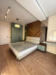 royal: 2 комнаты, 78 м², Элитка, 13 этаж, Дизайнерский ремонт — 1