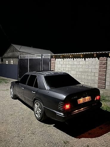 салон w124: Mercedes-Benz W124: 1987 г., 2.3 л, Механика, Бензин, Седан — 3