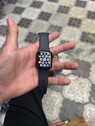 Смарт‑часы в стиле Apple Watch с прямоугольным экраном и черным — 2