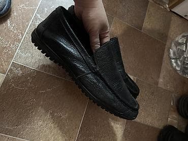 Мужская обувь: Продаю обувь на мальчика, 37 размер. Все в отличном состоянии. Цена — 7