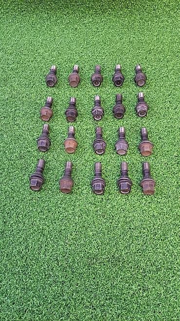 Болты на колеса х5 е53 Год 2003 Цена 2000 сом за комплект В отличном