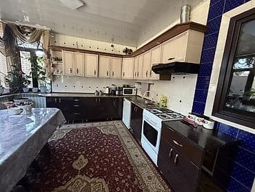 Кухонный гарнитур угловой с техникой - Планировка: Г‑образная
