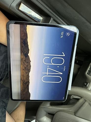 iphone 11 pro: Планшет, Apple, память 256 ГБ, 13" - 14", Wi-Fi, Б/у, Классический цвет - Черный — 1