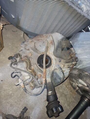 делика кузов: Передняя левая Ступица Mitsubishi 2001 г., Б/у, Оригинал, Япония — 1