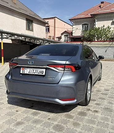 coroll: Toyota Corolla: 2021 г., 1.8 л, Вариатор, Гибрид, Седан — 8