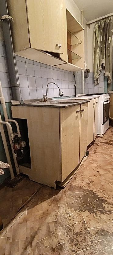 віддам даром дитячі іграшки: Отдам даром мойку, шкафы, телевизор, полки, старые двери — 2