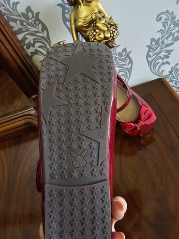 фирменный обувь: Продаю обувь для девочки. Обувь новая или в идеальном состоянии ( 1-2 — 5