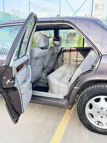 bmw m3 e30: Mercedes-Benz W124: 1993 г., 2.8 л, Седан — 7