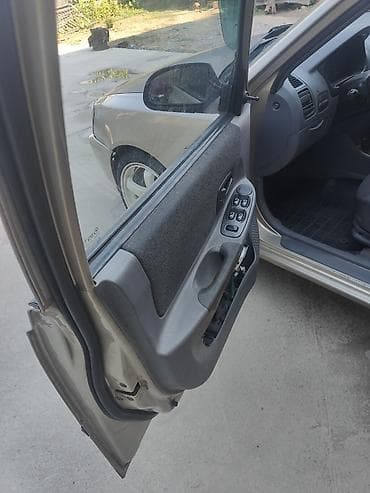 Транспорт: Hyundai Accent: 2003 г., Автомат, Седан — 3