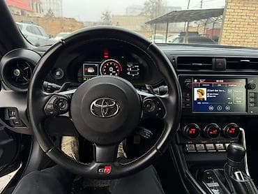 byd e2 2023: Toyota GR86: 2023 г., 2.4 л, Автомат, Бензин, Купе — 8