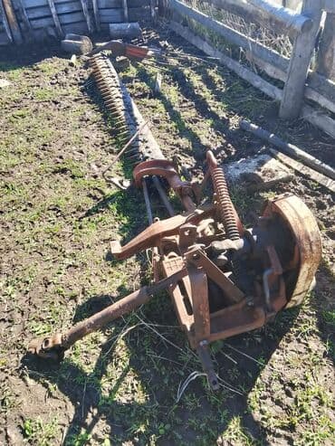 шины сельхозтехники тракторов: Трактор с навесным оборудованием для заготовки сена - Колесный — 4