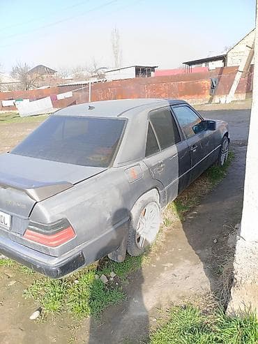 210 cdi: Mercedes-Benz W124: 1993 г., 2.3 л, Механика, Бензин, Седан — 3