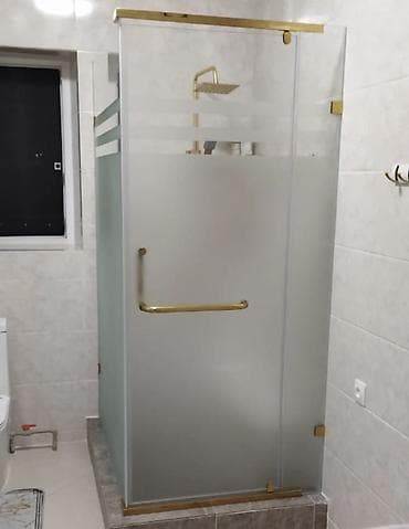 Стильные душевые перегородки Минимализм, удобство и качество в одном at lalafo.kg Стильные душевые перегородки Минимализм, удобство и качество в одном