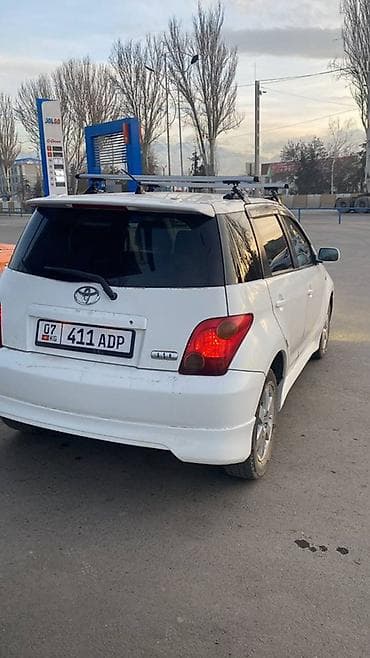 Toyota Ist: 2003 г., 1.5 л, Вариатор, Газ, Хетчбек — 2