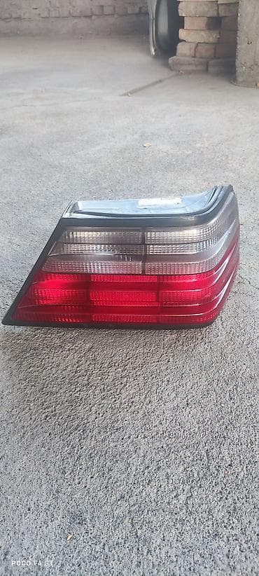 шторка рх: Задний правый фонарь Мерседес w124. Фирма GECAR — 1