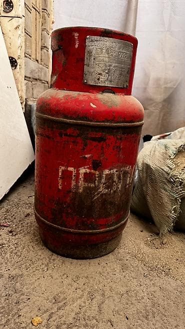 канистры для топлива: 💵ОДИН — 2500 СОМ,ЗА ДВЕ — 5000 СОМ Газовый баллон стальной, красный — 2