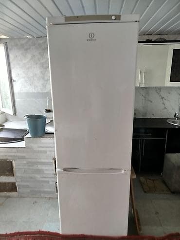 iphone 8: Indesit — двухкамерный холодильник с нижней морозильной камерой — 3
