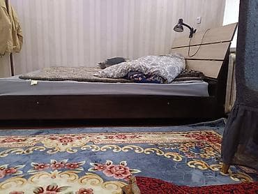 Мебель: Двуспальная кровать с высоким наклонным изголовьем - Размер спального — 2