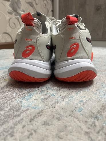 купить волейбольные кроссовки: Мужские кроссовки, 44, Asics, Б/у, цвет - Белый, Бесплатная доставка — 5