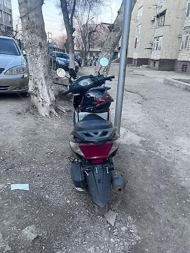 200 кубовый мотоцикл: Тип скутера 125 куб. см, Бензин, Б/у — 4