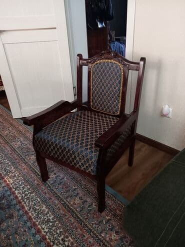 Кресло в классическом стиле - Материал каркаса: массив дерева (темная at lalafo.kg Кресло в классическом стиле - Материал каркаса: массив дерева (темная