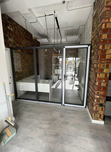 изготовление стеллажей на заказ: На заказ Лофт-перегородка, Для офиса, Монтаж — 4