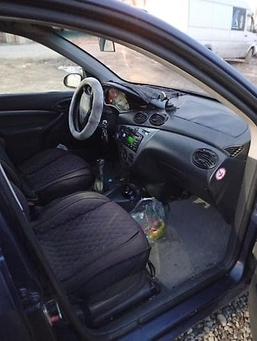 пасат б2: Автомобиль — компактный хэтчбек класса B с 5‑дверным кузовом. Интерьер — 1