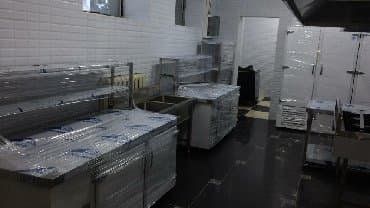 продаю оборудование для кафе: Оборудование для кафе новое, мойки, столы, стеллажи из нержавейки — 3