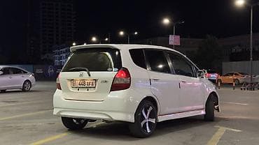 Продажа авто: Honda Fit: 2002 г., 1.3 л, Вариатор, Бензин, Хэтчбэк — 2