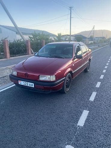 step 2: Volkswagen Passat: 1992 г., 1.8 л, Механика, Бензин, Седан — 3