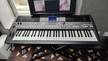 yamaha arius: Yamaha PSR-S670
В комплекте: 
Стойка.
Блок питание.
Пюпитр для нот — 2