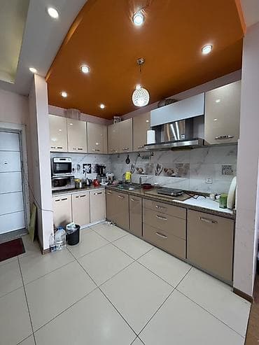 12 мкр квартира: 3 комнаты, 79 м², Элитка, 12 этаж, Старый ремонт — 1