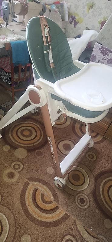 шкаф бу: Стульчик для кормления, Б/у, Другой бренд, Пластик, Другой вид, цвет - Зеленый — 1