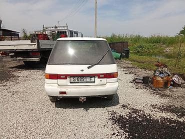 граната мазда: Nissan Prairie: 1989 г., 2 л, Механика, Бензин, Минивэн — 2