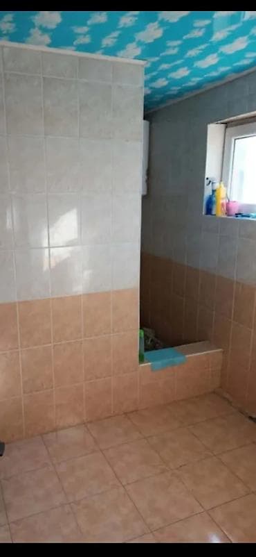 квартиры бишкек продаю: 60 м², 3 комнаты, Забор, огорожен — 2