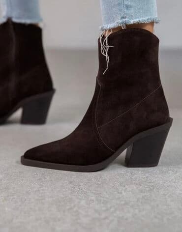 фирменный сапоги: Натуральная замша Турция. Носила пару раз, из-за размер 39. Цена — 2