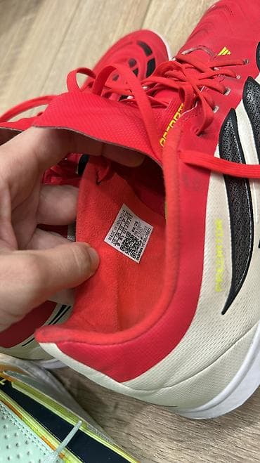 Футзалки б/у, набор из 5 пар. Состав комплекта: - Nike (мятные) — — 3