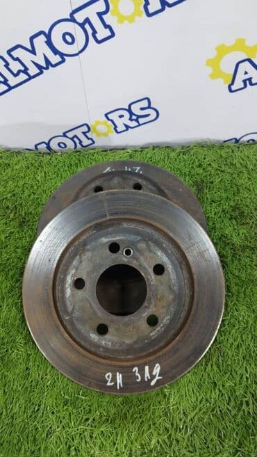 перфорированные тормозные диски: Задний тормозной диск Mercedes-Benz Б/у, Оригинал — 1