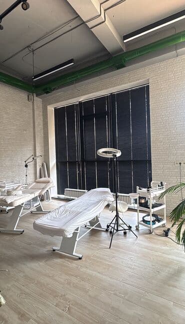 сдается кабинет парикмахера в салоне красоты: Сдаю кушетки в очень уютной студии в хорошей локации! Для — 1