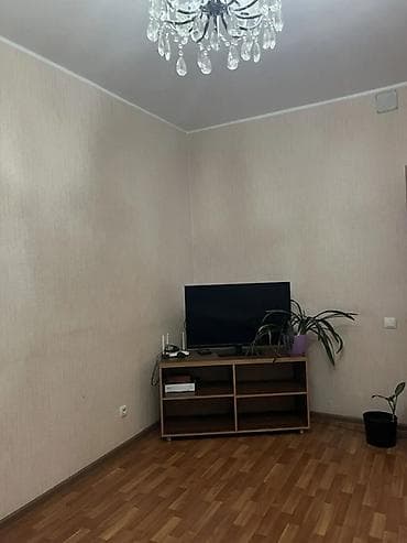 сдаю кв улан 2: Улан мкр Сдается 2-х ком квартира Серия: 106 Этаж: 8/10 С мебелью — 8