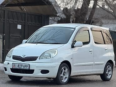 Toyota Funcargo: 2003 г., 1.3 л, Автомат, Бензин, Хэтчбэк — 3