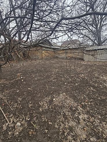 Продаётся участок по первой линии Лебединовка напротив магазина Шекер