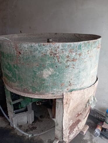 дойная апарат: Срочно продается аппарат песко блока. В комплекте: мешалка, 2шт — 9