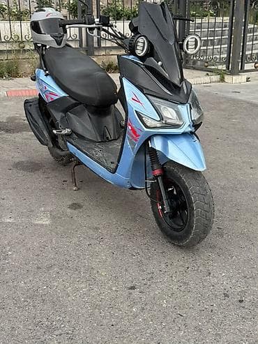 Макси-скутер Suzuki, 150 куб. см, Бензин, Колдонулган — 3