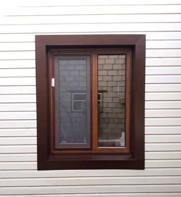 пластиковые витражи: Раздвижное окно белого цвета с коричневой отделкой, предназначенное — 4