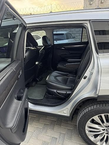 авто минивен 7 мест: Toyota Highlander: 2023 г., 2.5 л, Автомат, Гибрид, Кроссовер — 9