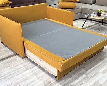 деревянная спальня: Прямой диван, Б/у — 2